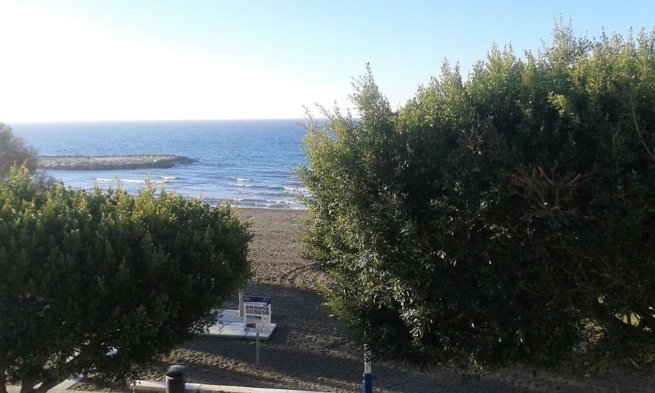 מאלגה Beachfront House מראה חיצוני תמונה